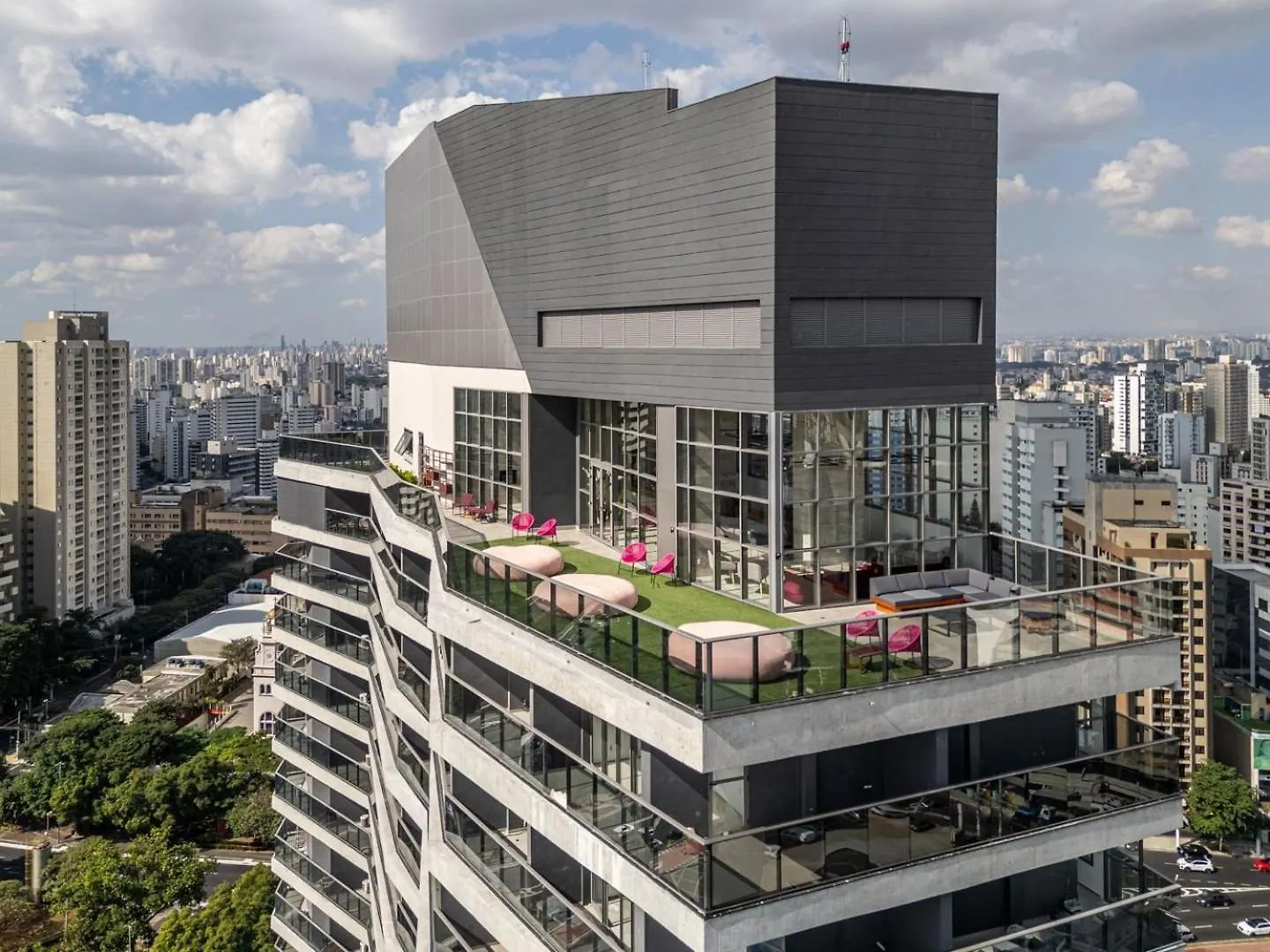 הוילה Luxo No Coracao De Sao Paulo, Estacionamento Pago